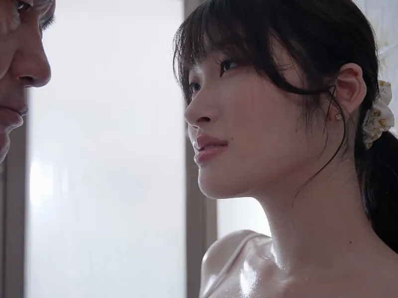 ông xã bỏ bê, người vợ được ông chú giúp thỏa mãn cơn nứng lồn lồn